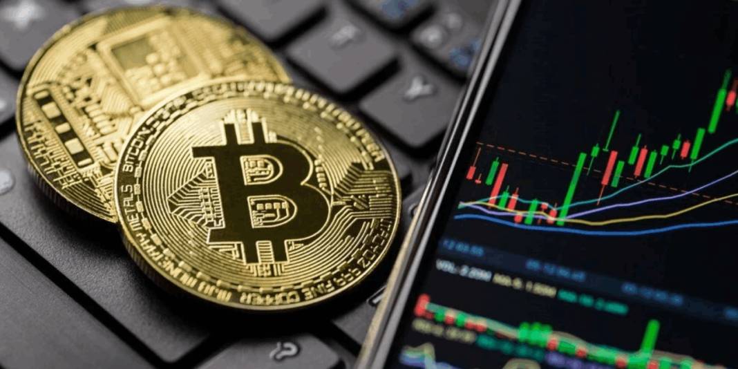 Bitcoin ve altcoinlerde sert düşüş: 696 milyon dolar silindi 1